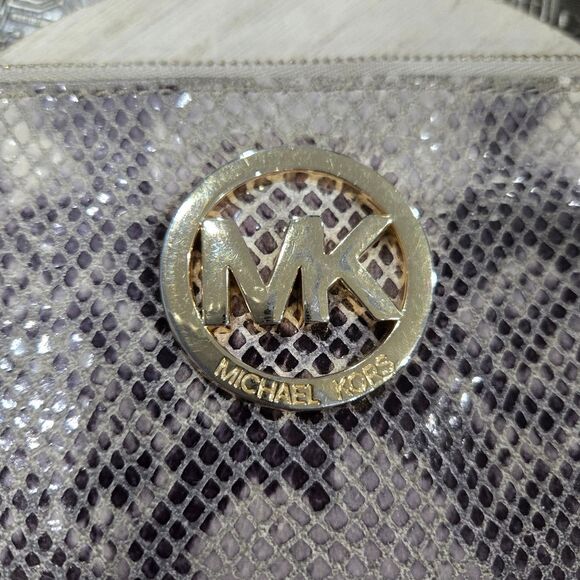 🐢 Michael Kors Snakeskin Clutch. - Picture 7 of 13